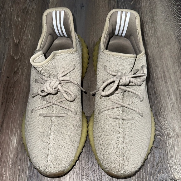 Yeezy Boosts 350 - Picture 2 of 10